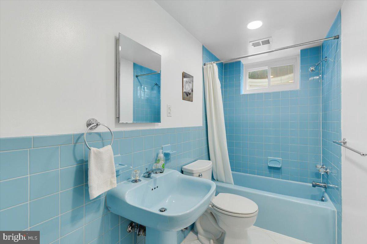 1433 Layman St Property Photo 21