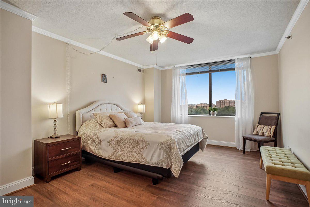 3713 S George Mason Dr #904w Property Photo 16