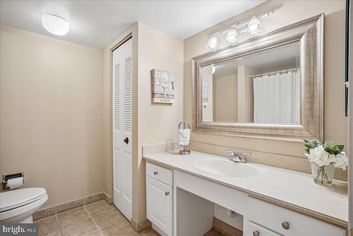 3713 S George Mason Dr #904w Property Photo 19