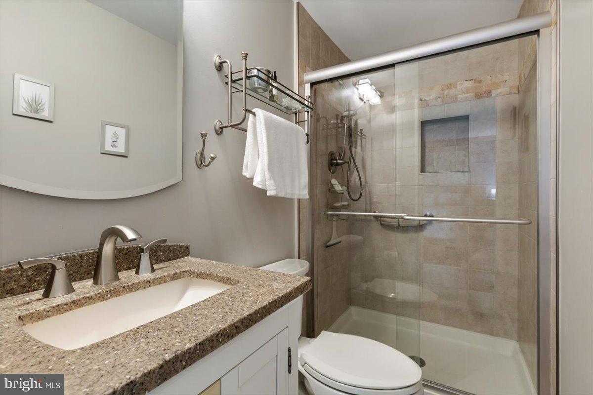 2913 Ashdown Forest Dr Property Photo 22