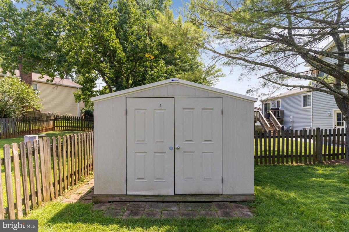 2913 Ashdown Forest Dr Property Photo 31