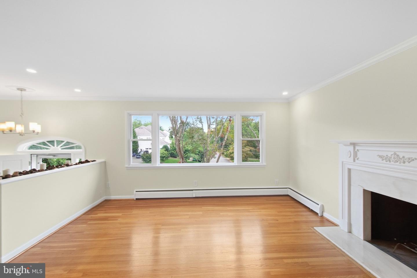 1036 Carper St Property Photo 6