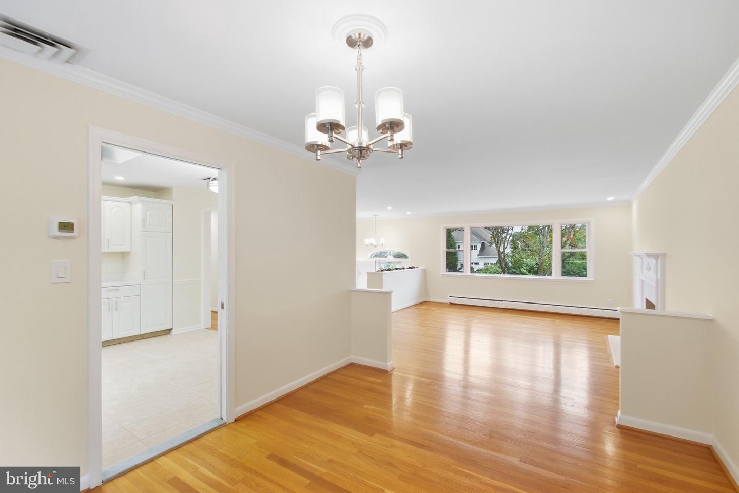 1036 Carper St Property Photo 10