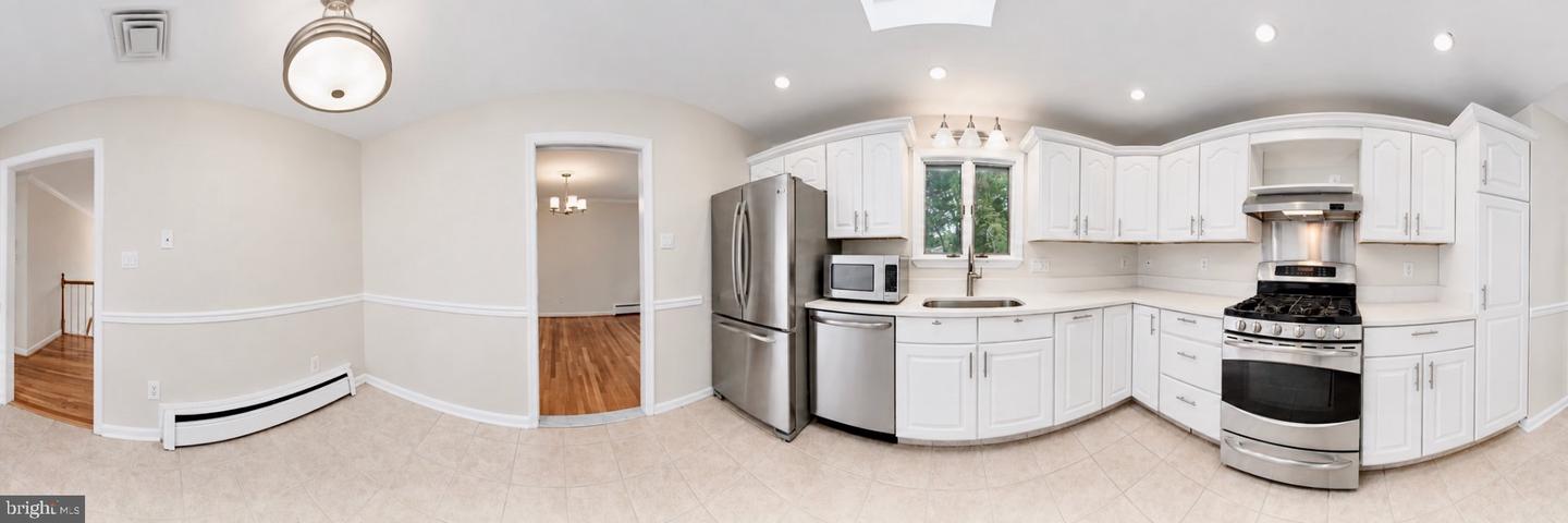 1036 Carper St Property Photo 17