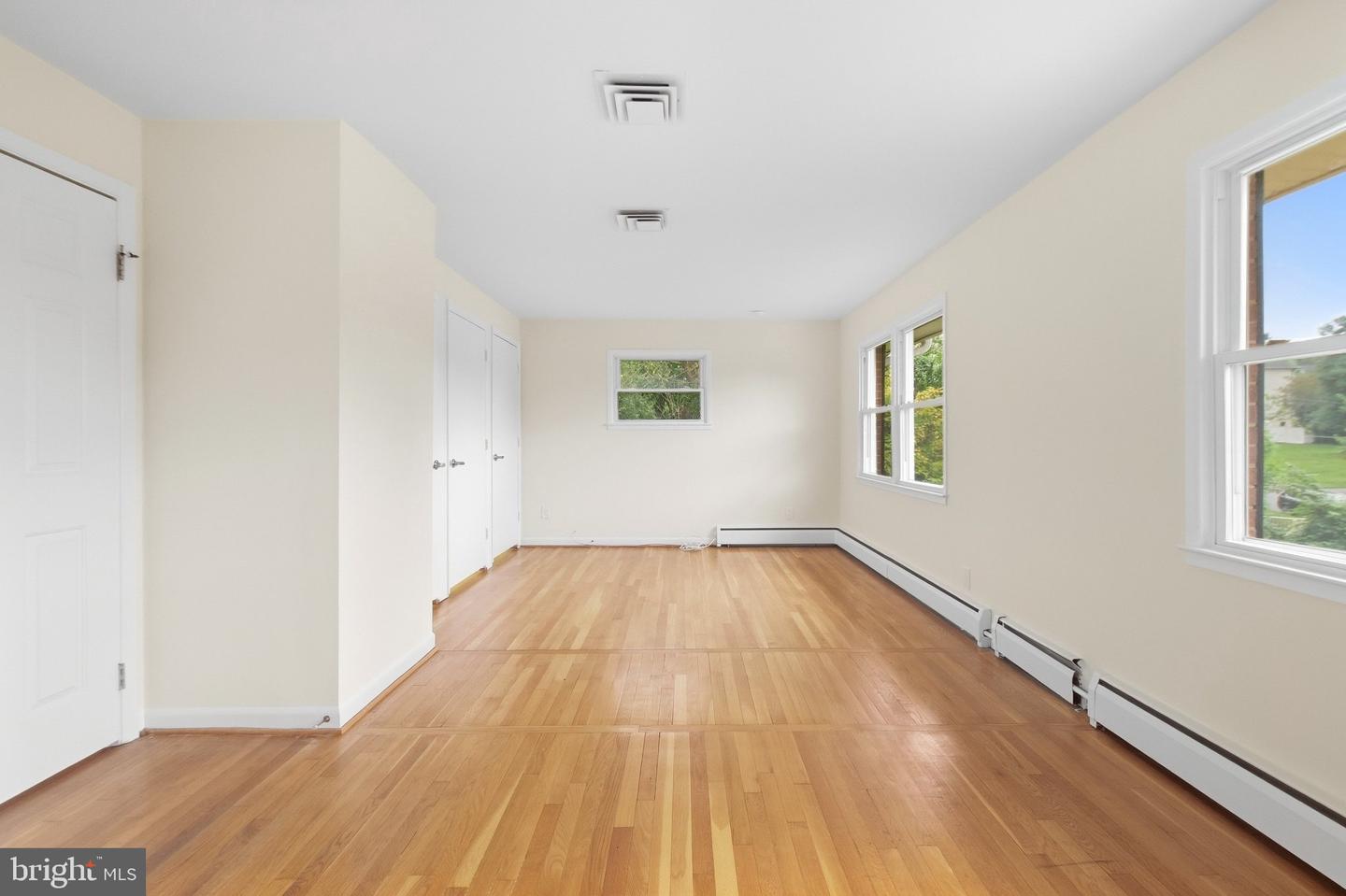 1036 Carper St Property Photo 21