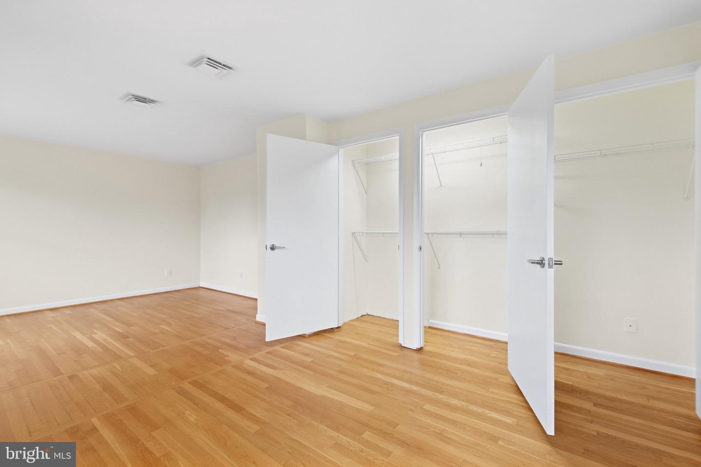 1036 Carper St Property Photo 22