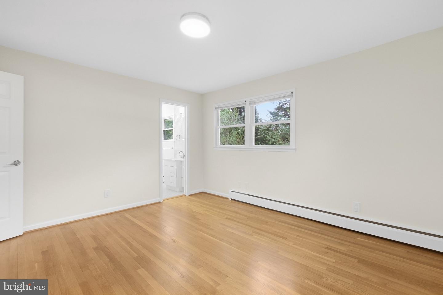 1036 Carper St Property Photo 24
