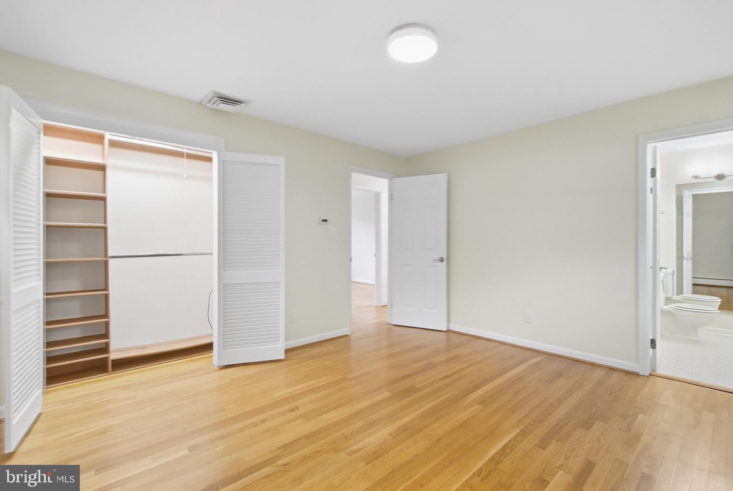 1036 Carper St Property Photo 25