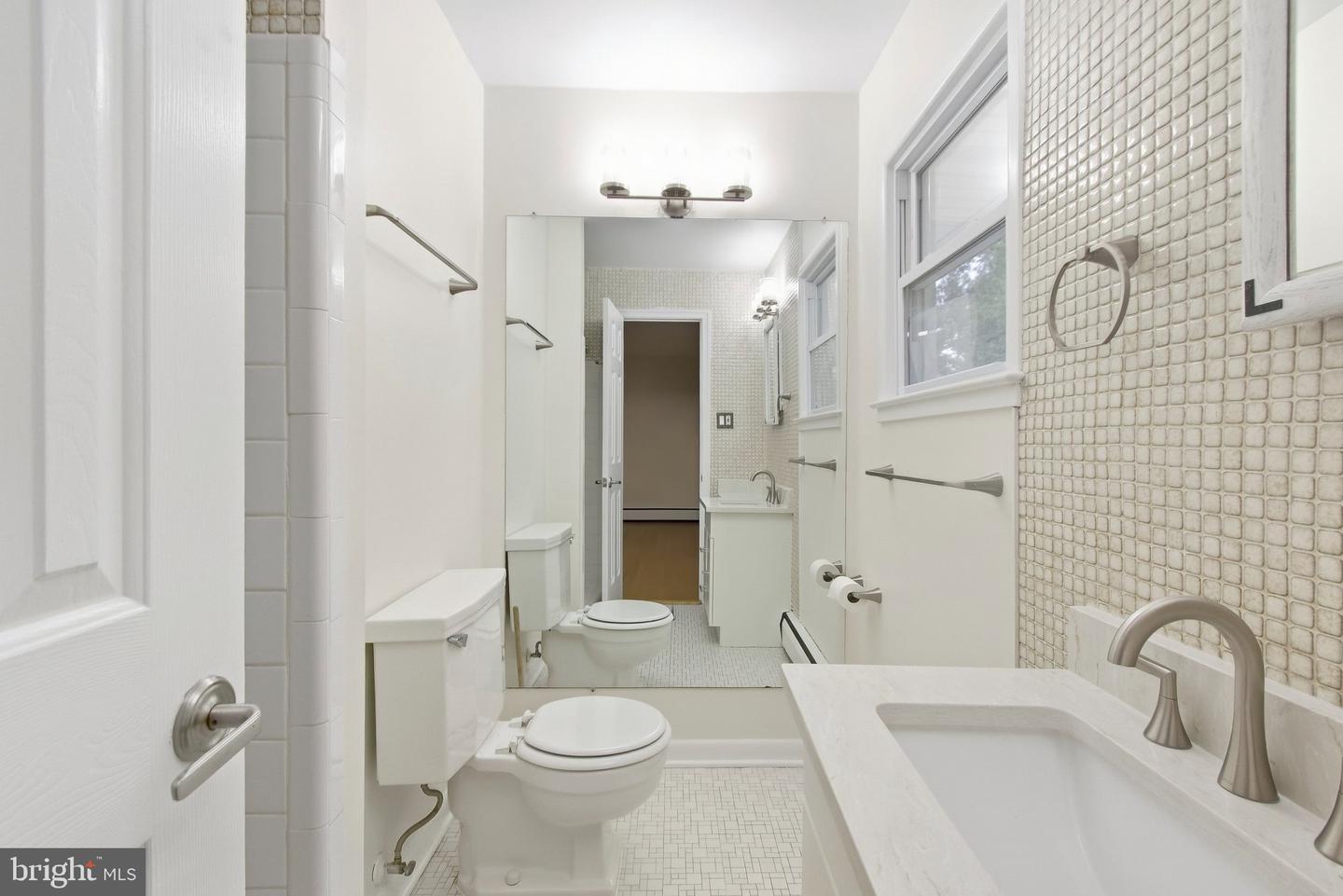 1036 Carper St Property Photo 26