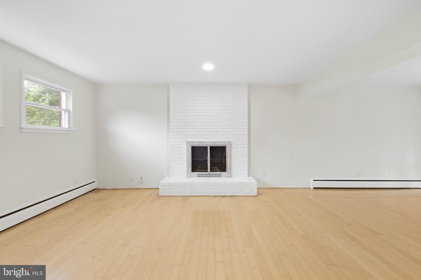 1036 Carper St Property Photo 29