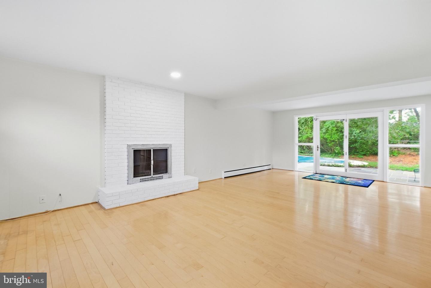 1036 Carper St Property Photo 30