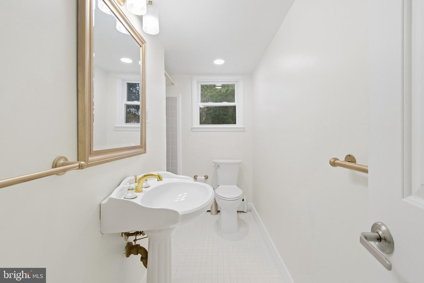 1036 Carper St Property Photo 38