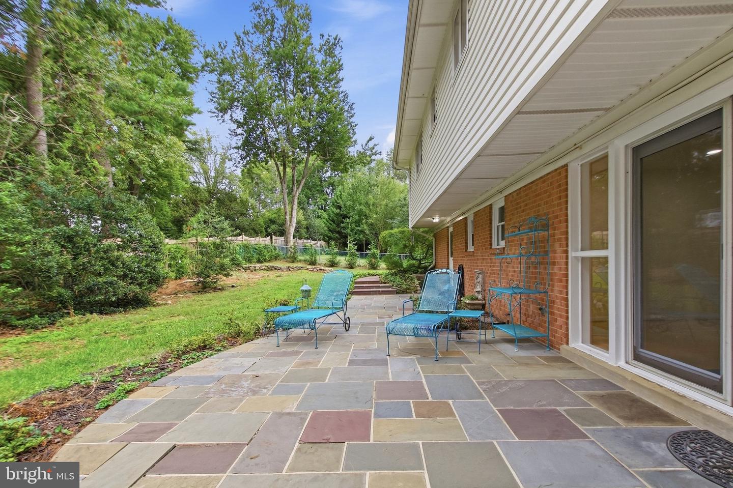 1036 Carper St Property Photo 46