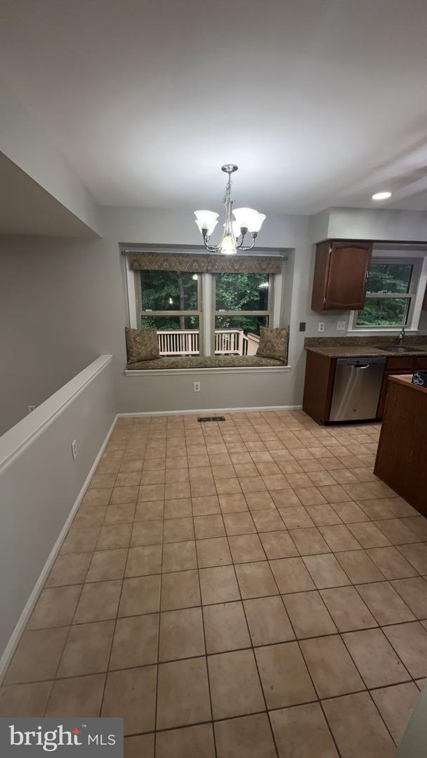 7421 Silver Pine Dr Property Photo 5