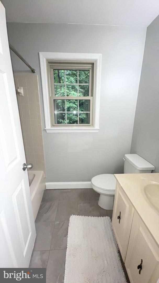 7421 Silver Pine Dr Property Photo 20