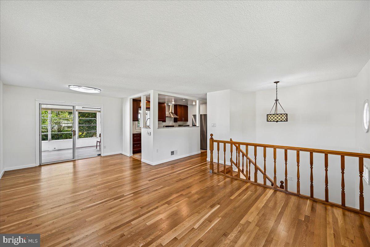 6717 Anthony St Property Photo 5