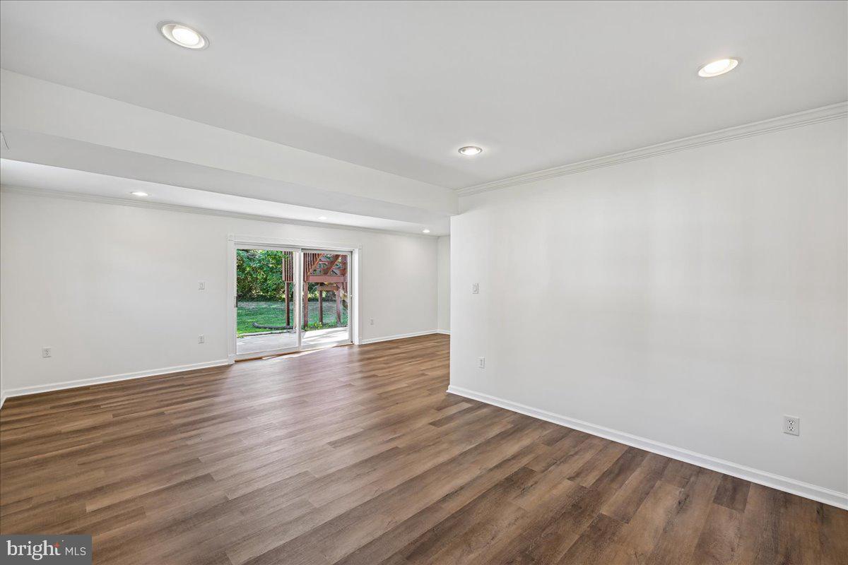 6717 Anthony St Property Photo 22