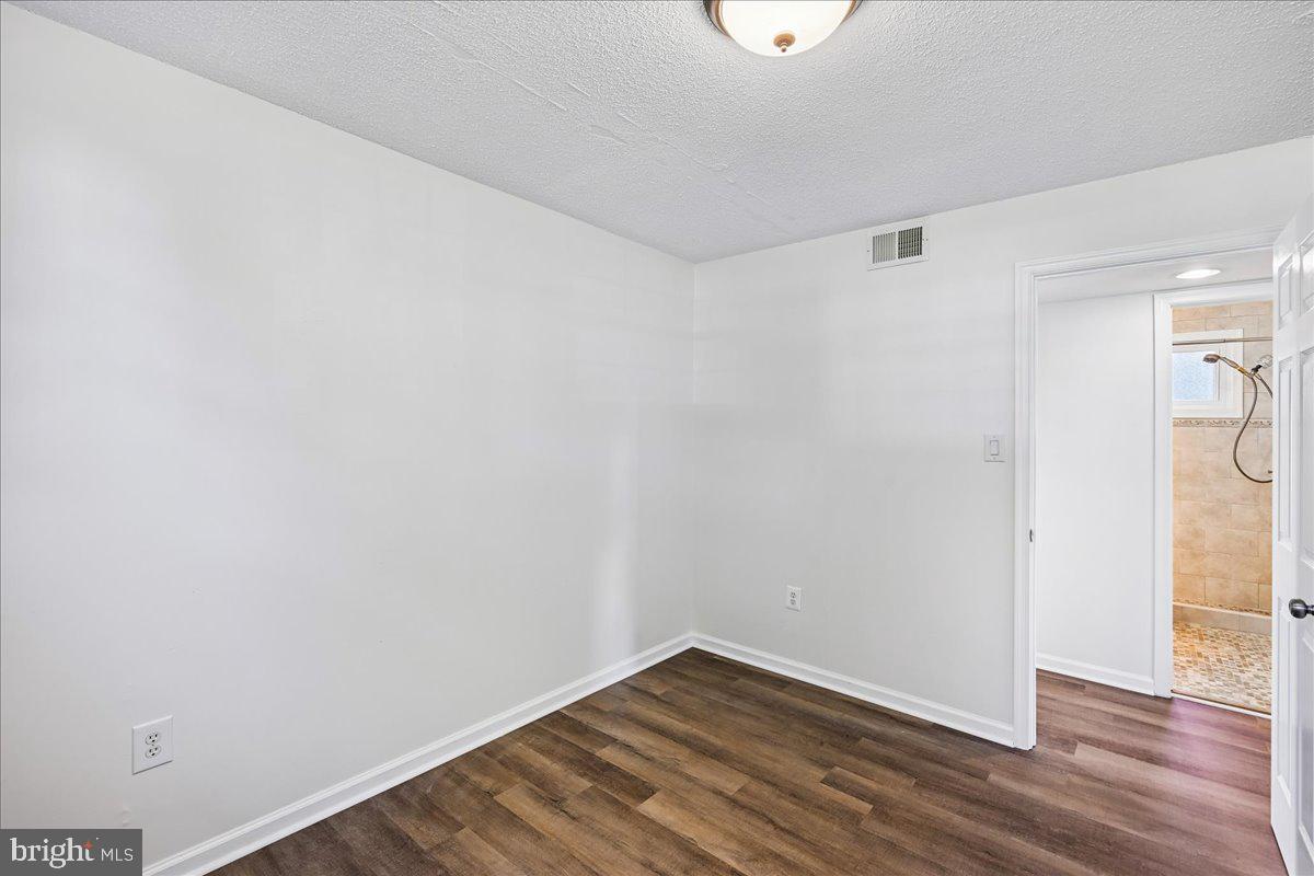 6717 Anthony St Property Photo 31