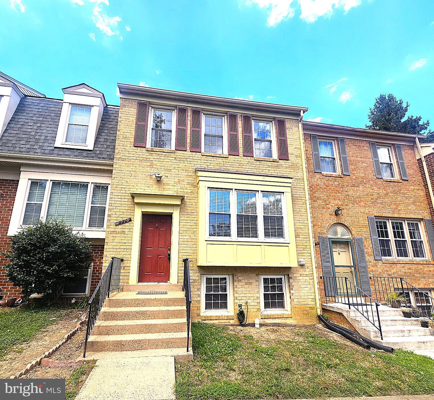 4718 GAINSBOROUGH DR Property Photo 1