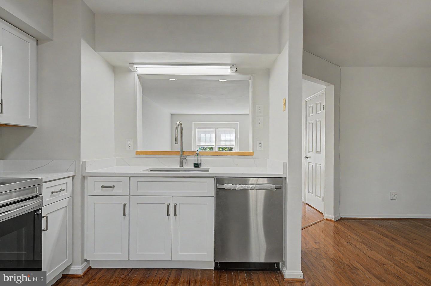 6941 Compton Ln Property Photo 5