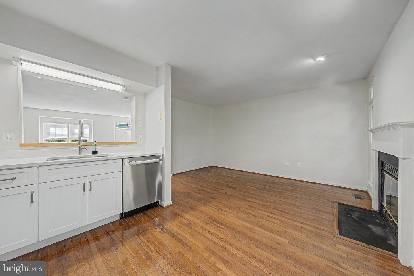 6941 Compton Ln Property Photo 6