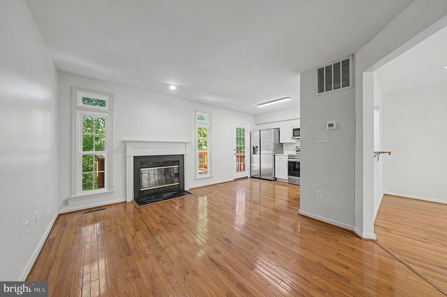 6941 Compton Ln Property Photo 8