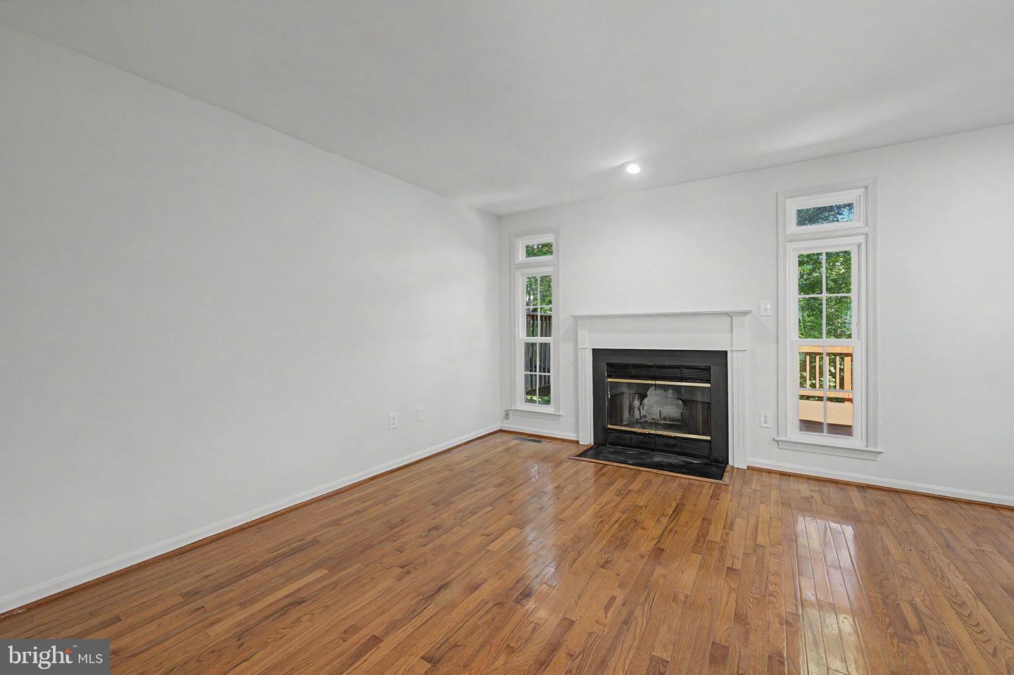 6941 Compton Ln Property Photo 9