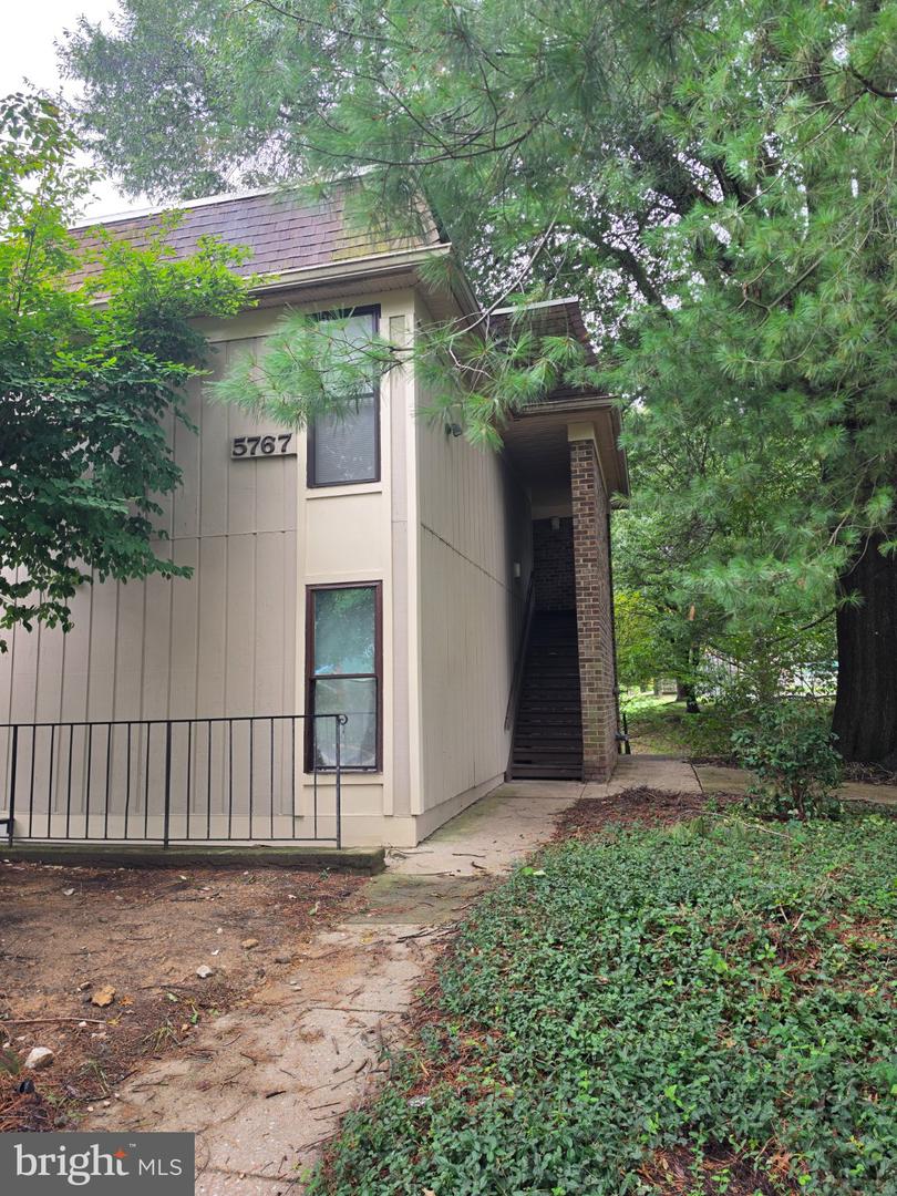 5767 REXFORD CT #G Property Photo 1