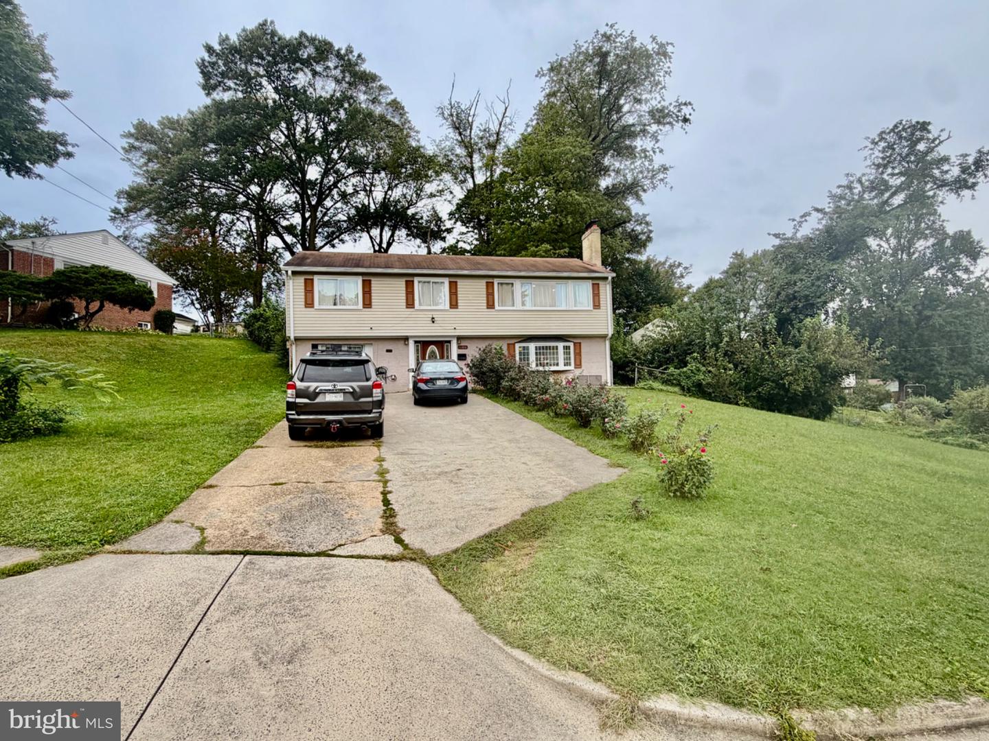 6200 KENTLAND ST Property Photo 1