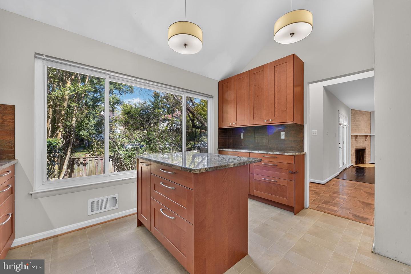 10903 Knights Bridge Ct Property Photo 6