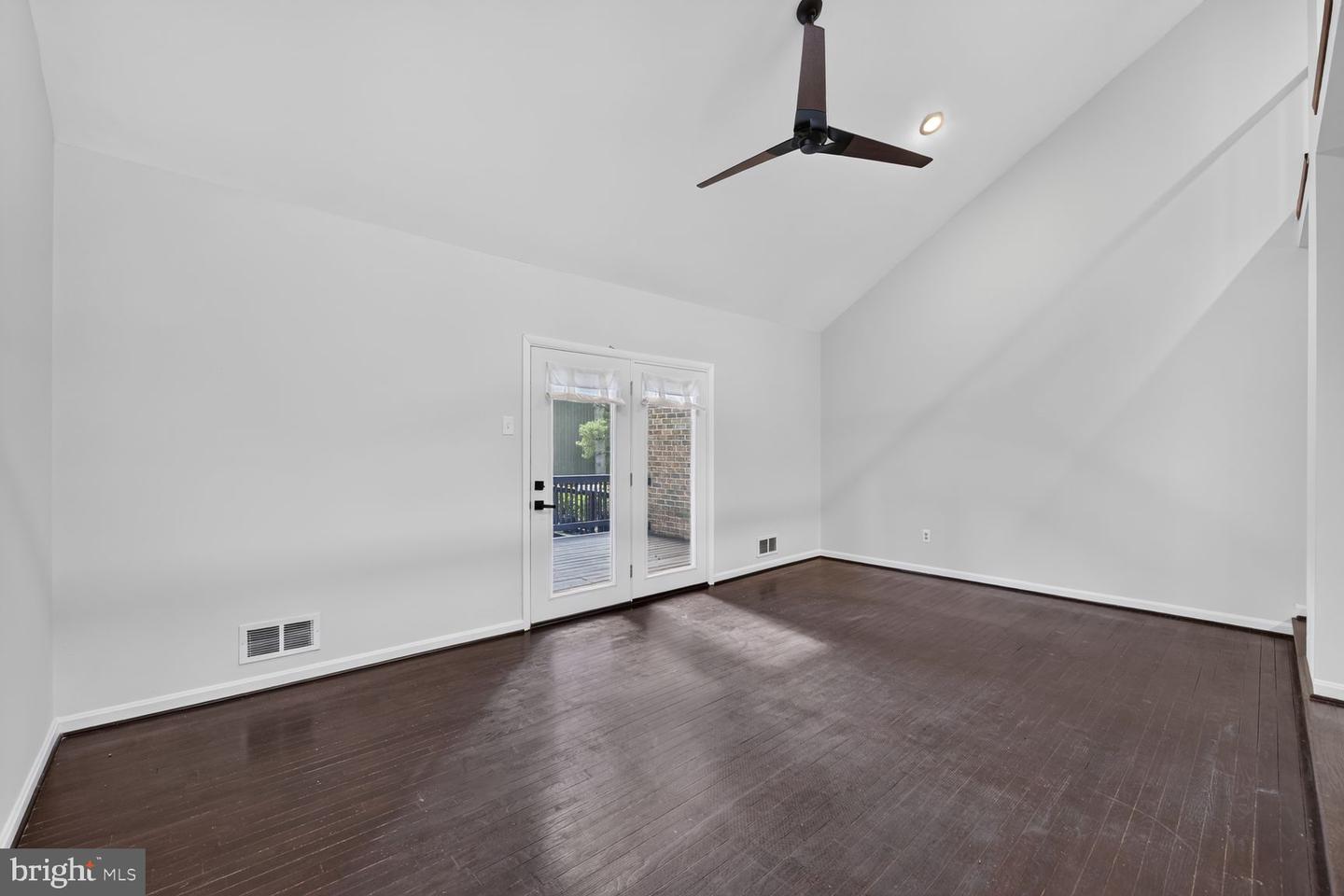 10903 Knights Bridge Ct Property Photo 9