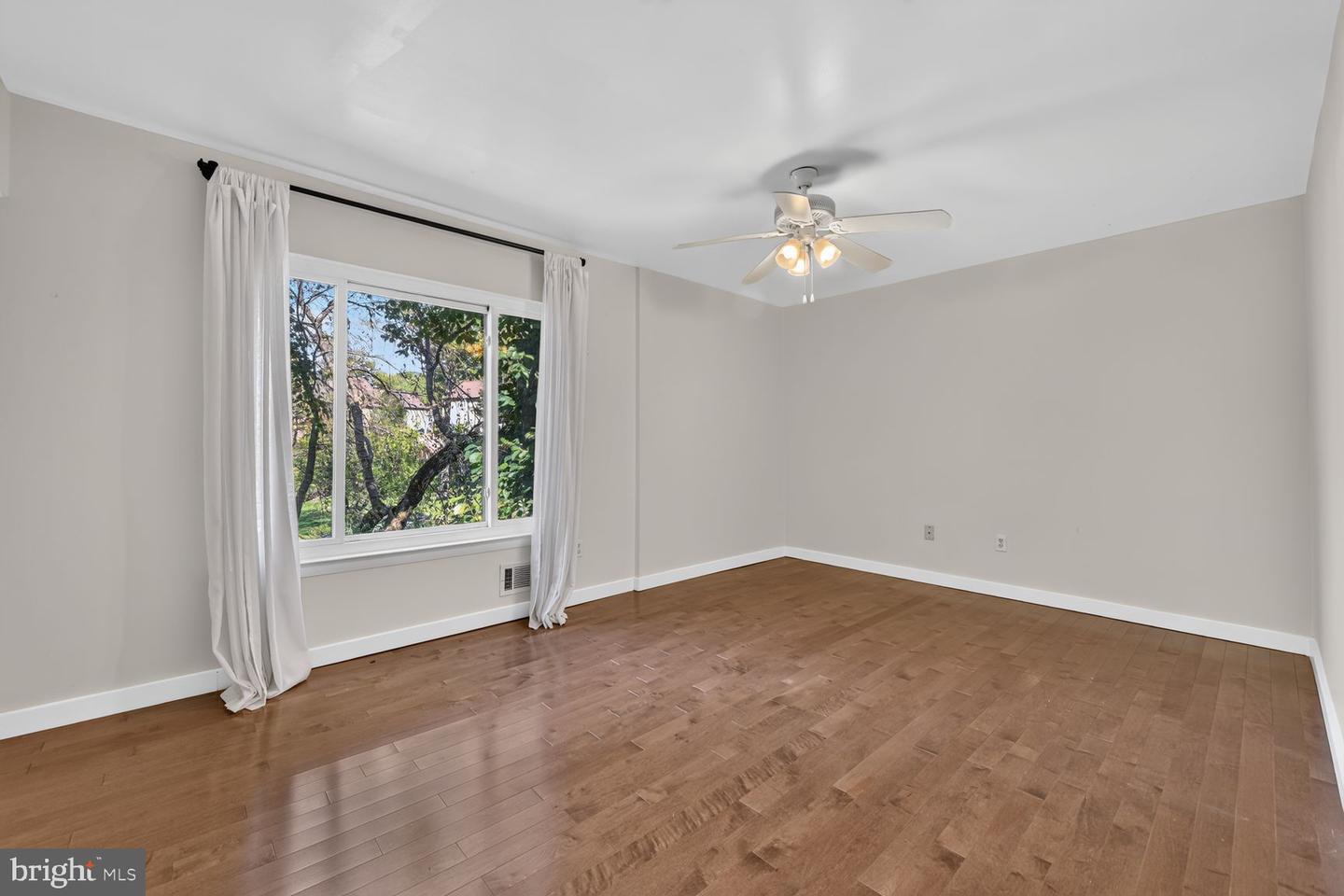 10903 Knights Bridge Ct Property Photo 16