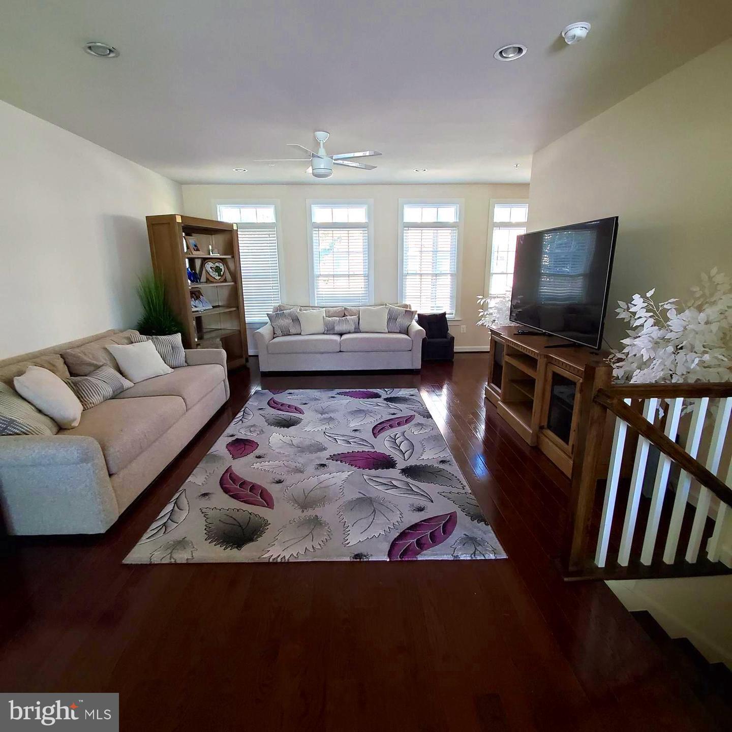 13717 Neil Armstrong Ave Property Photo 18
