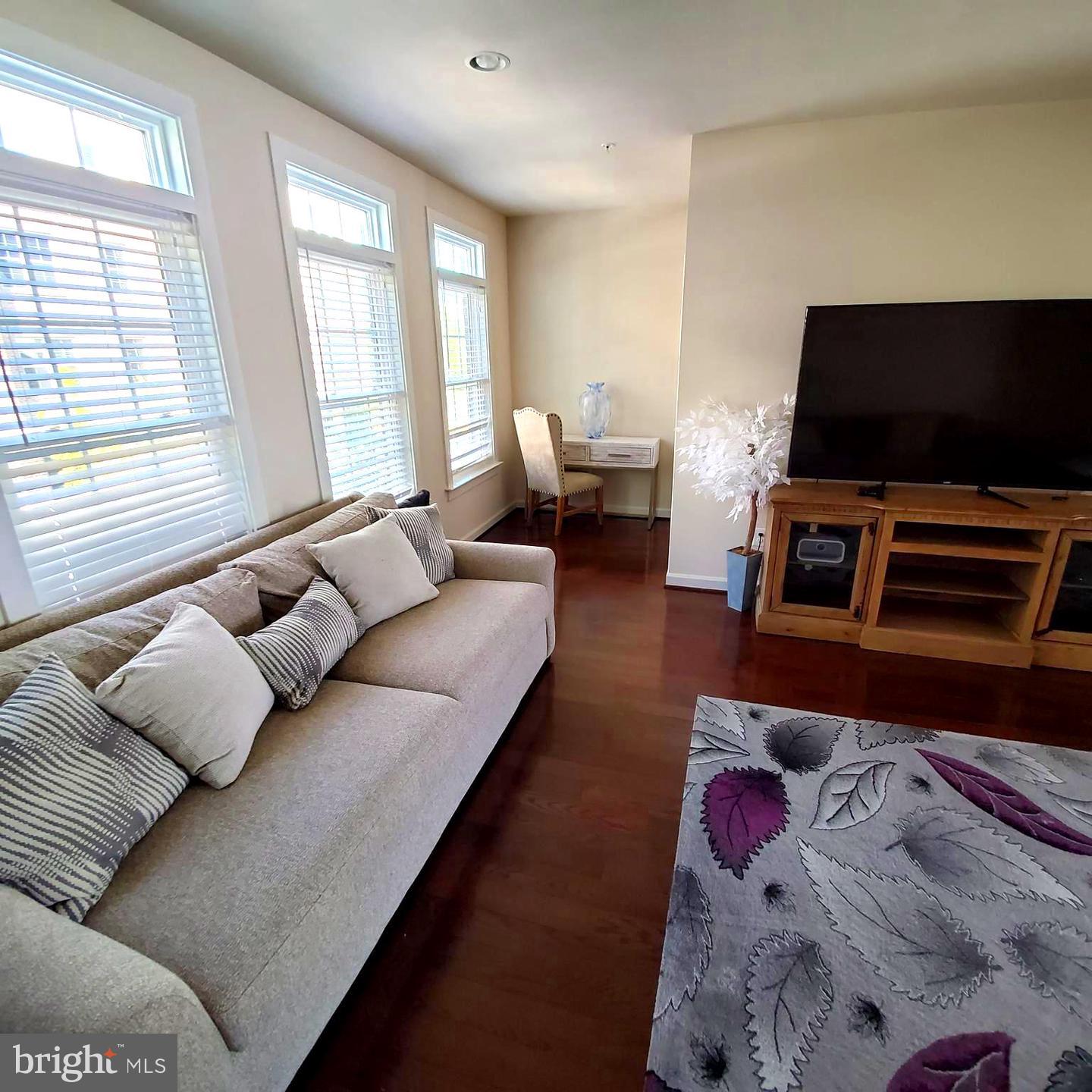 13717 Neil Armstrong Ave Property Photo 20