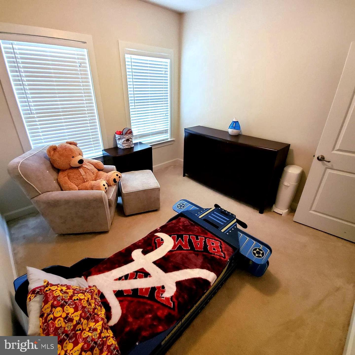 13717 Neil Armstrong Ave Property Photo 26