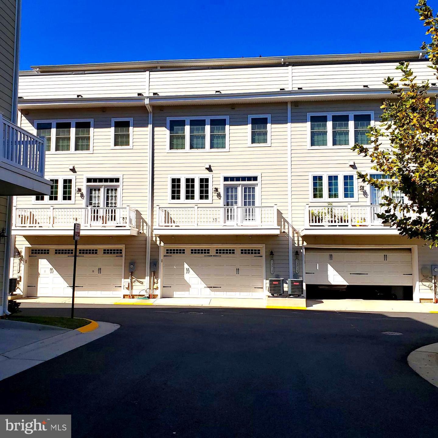 13717 Neil Armstrong Ave Property Photo 43