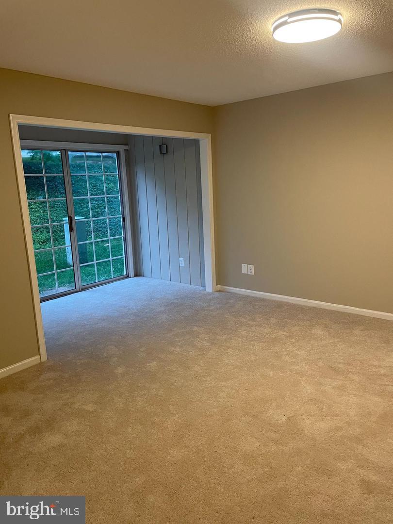 12108 Green Leaf Ct #101 Property Photo 14