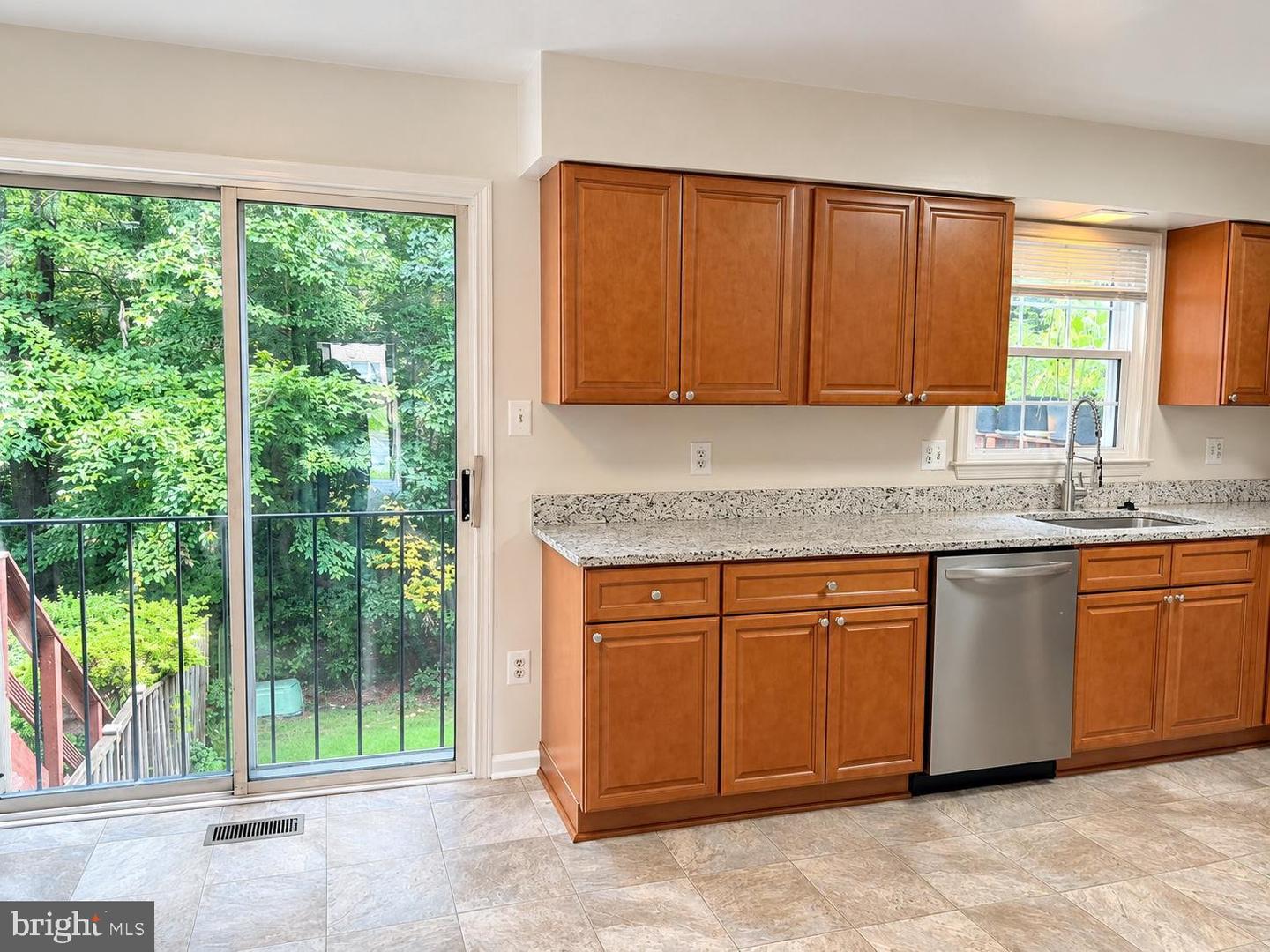 6281 Rathlin Dr Property Photo 9