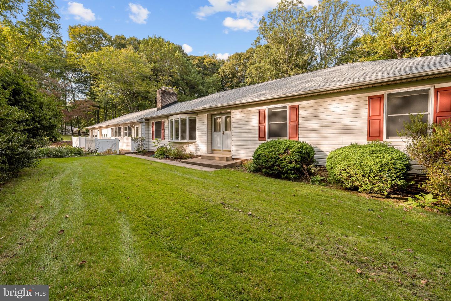 10838 Henderson Rd Property Photo 1