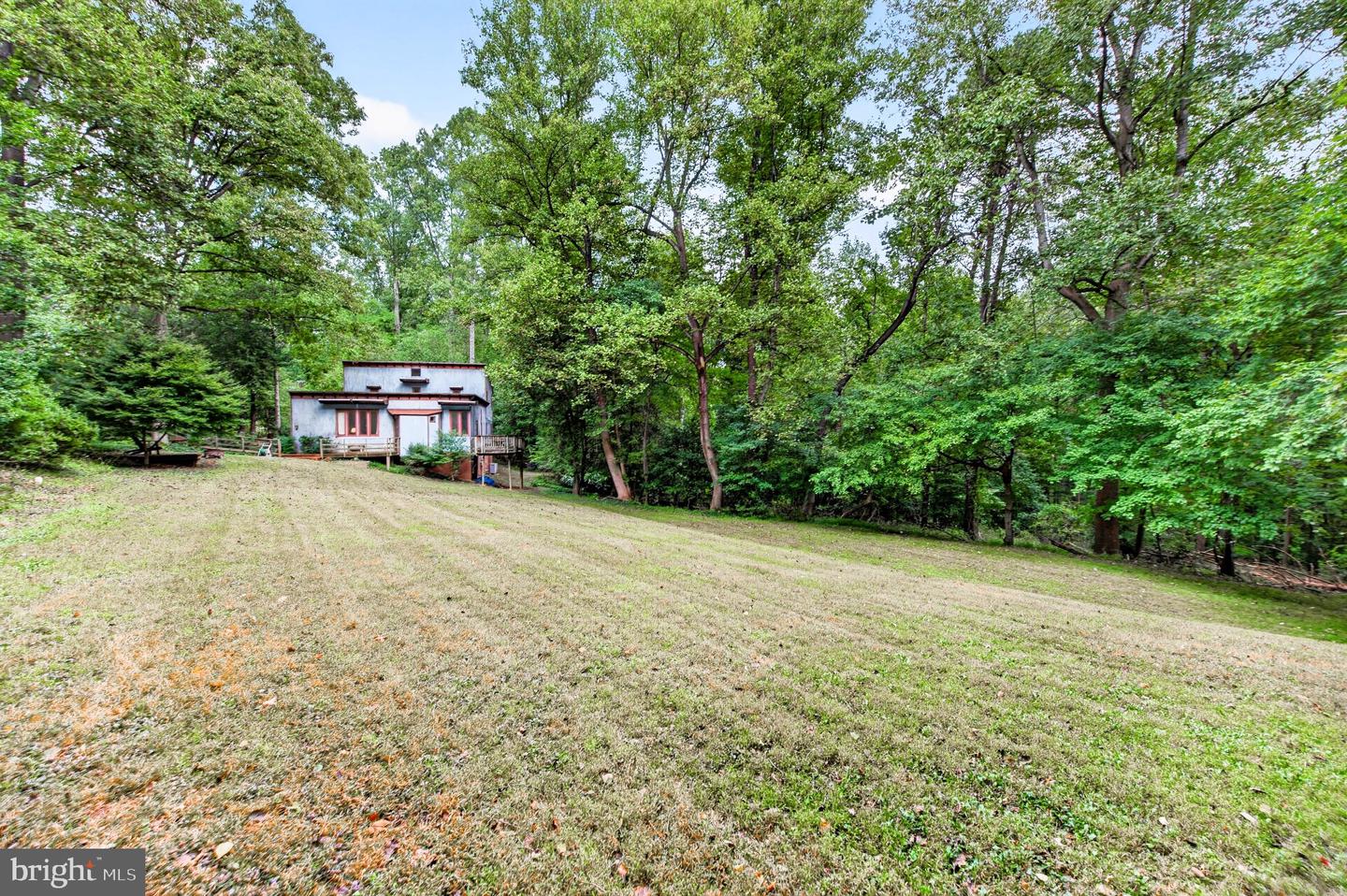 10708 Meadowood Dr Property Photo 3