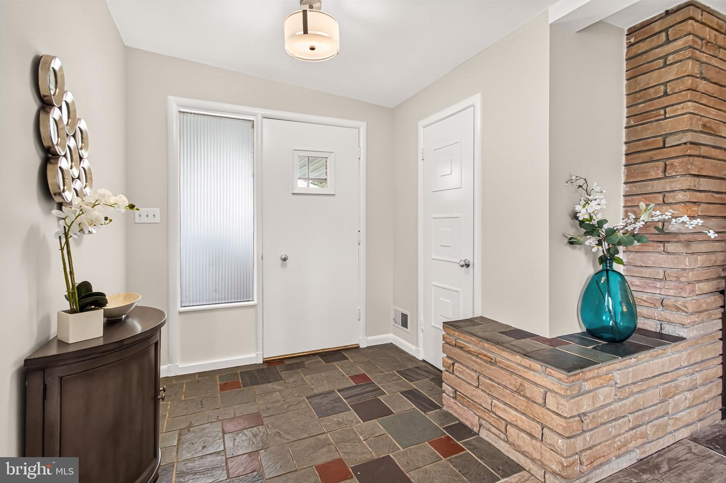 3539 Devon Dr Property Photo 4
