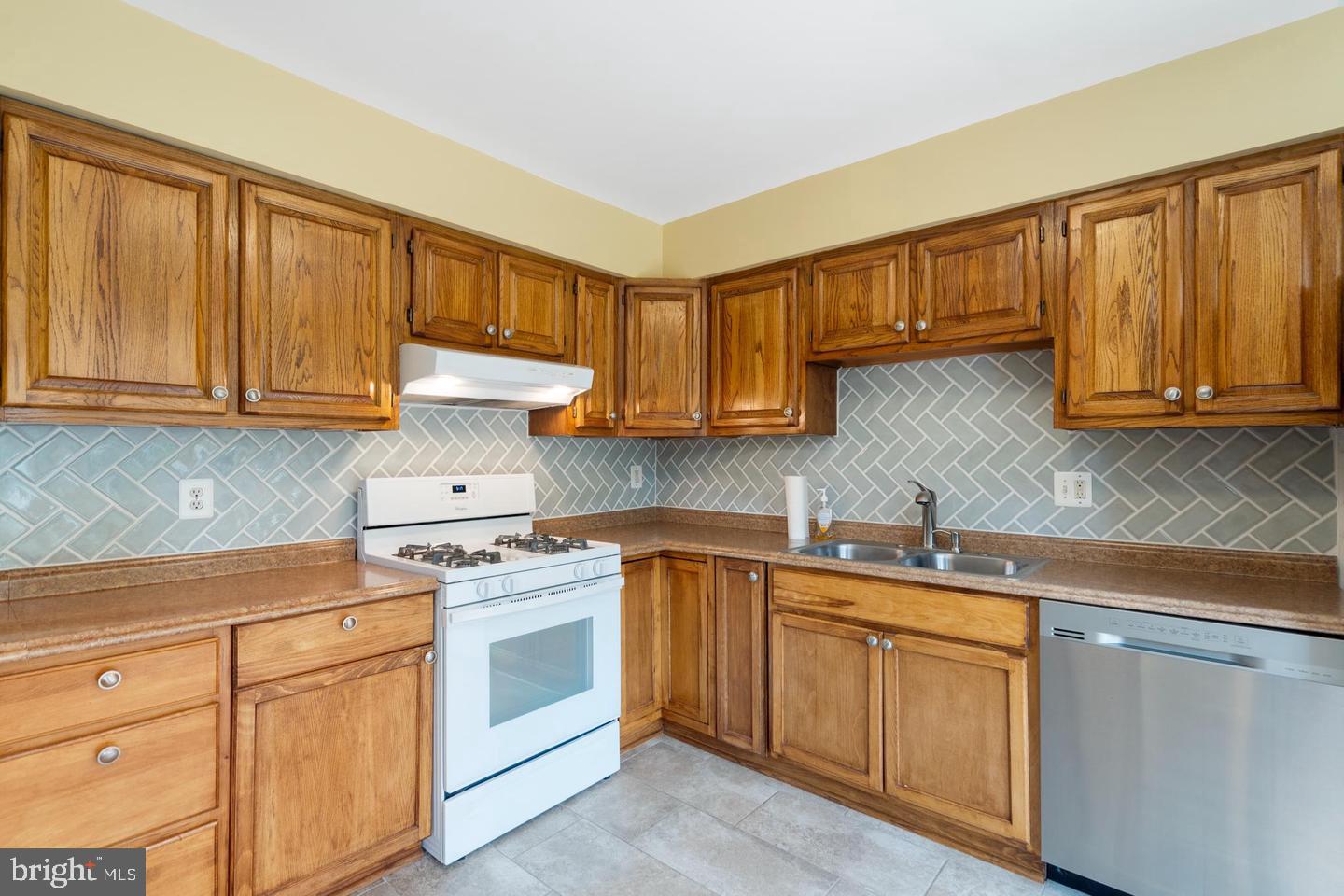 8608 Rocky Gap Ct Property Photo 5