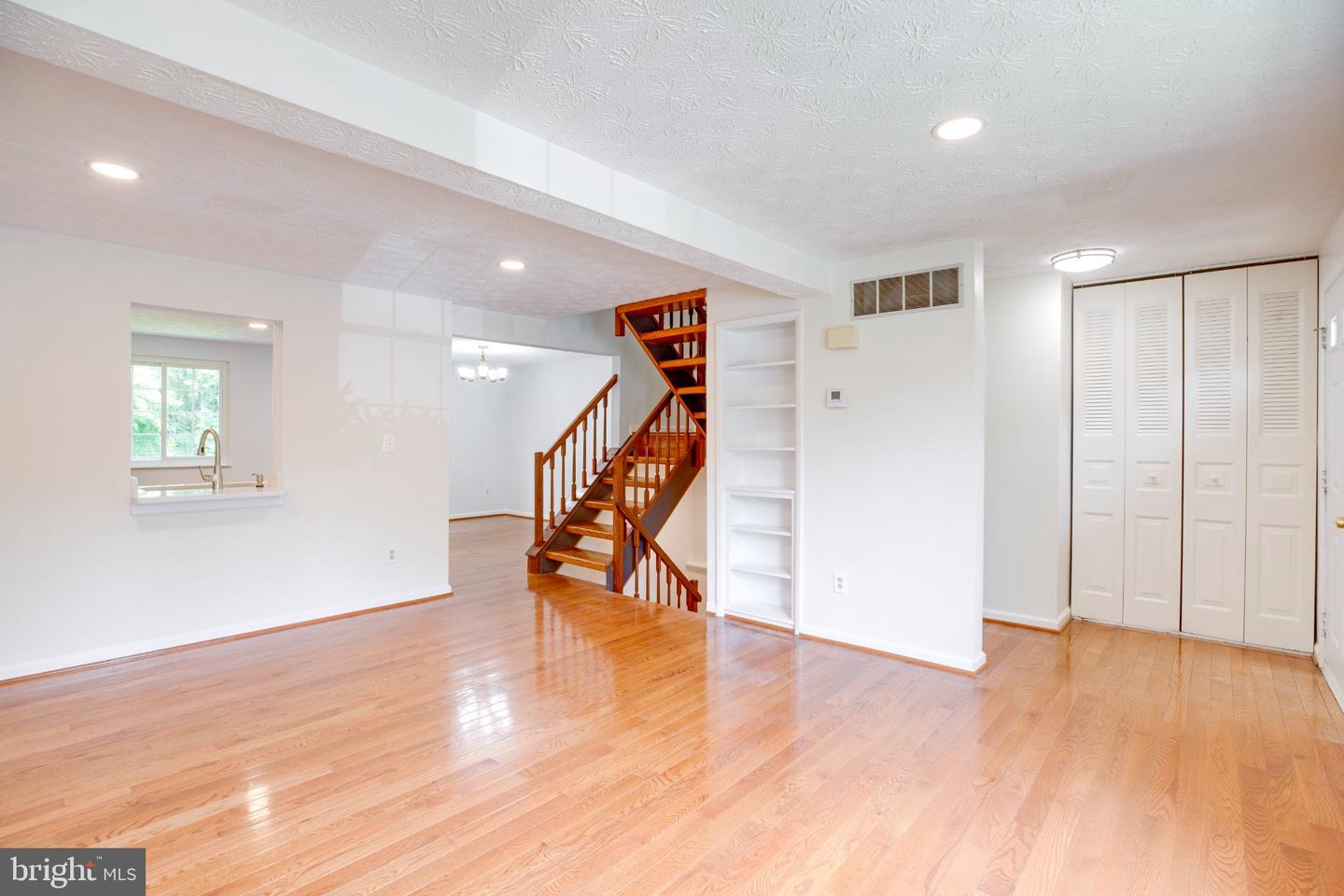 1604 Barnstead Dr Property Photo 3
