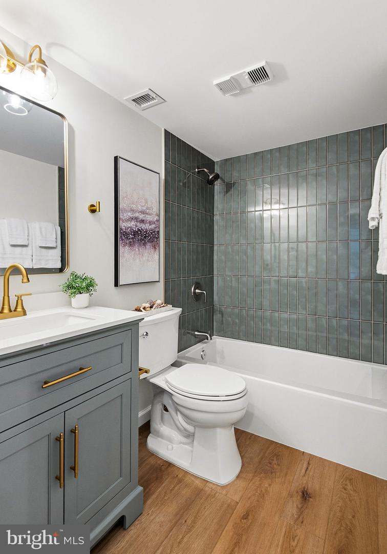 5809 Cove Landing Rd #203 Property Photo 14