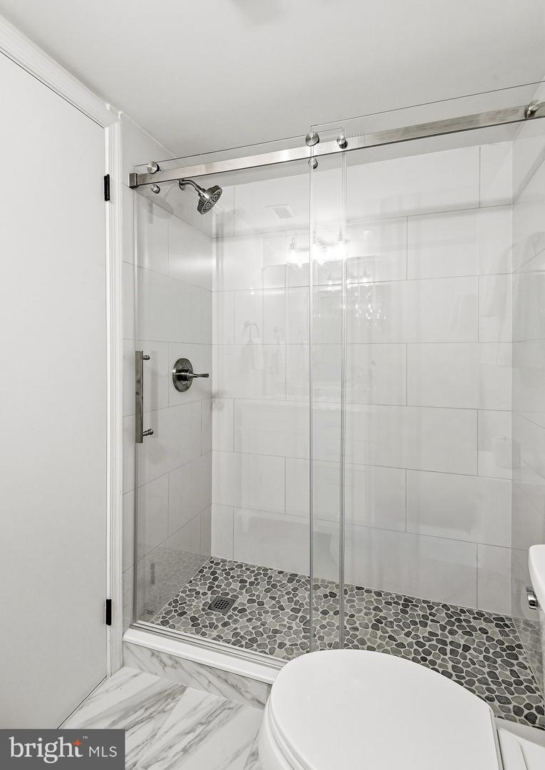 5809 Cove Landing Rd #203 Property Photo 23