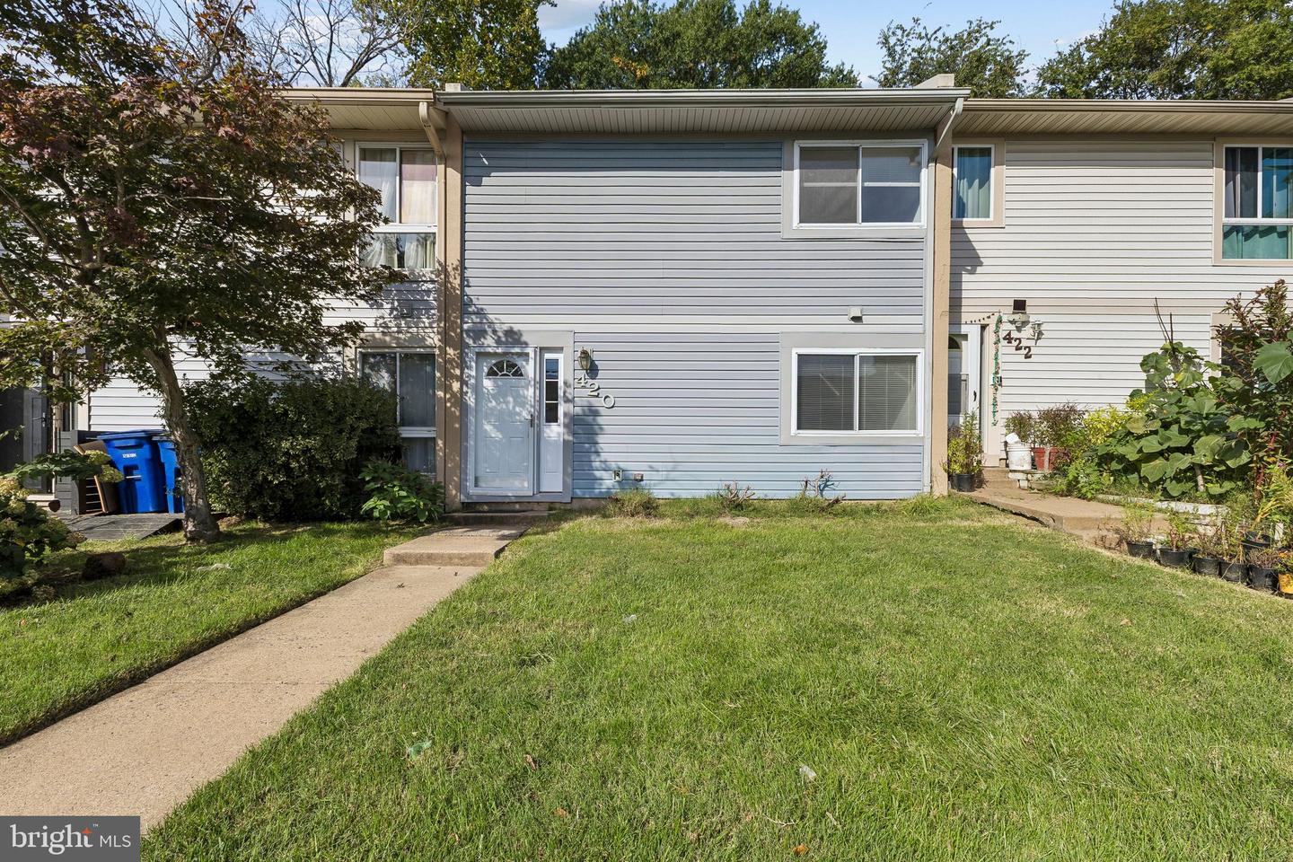 420 RENEAU WAY Property Photo 1
