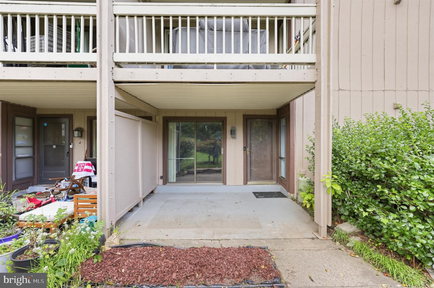 5803 Royal Ridge Dr #i Property Photo 4