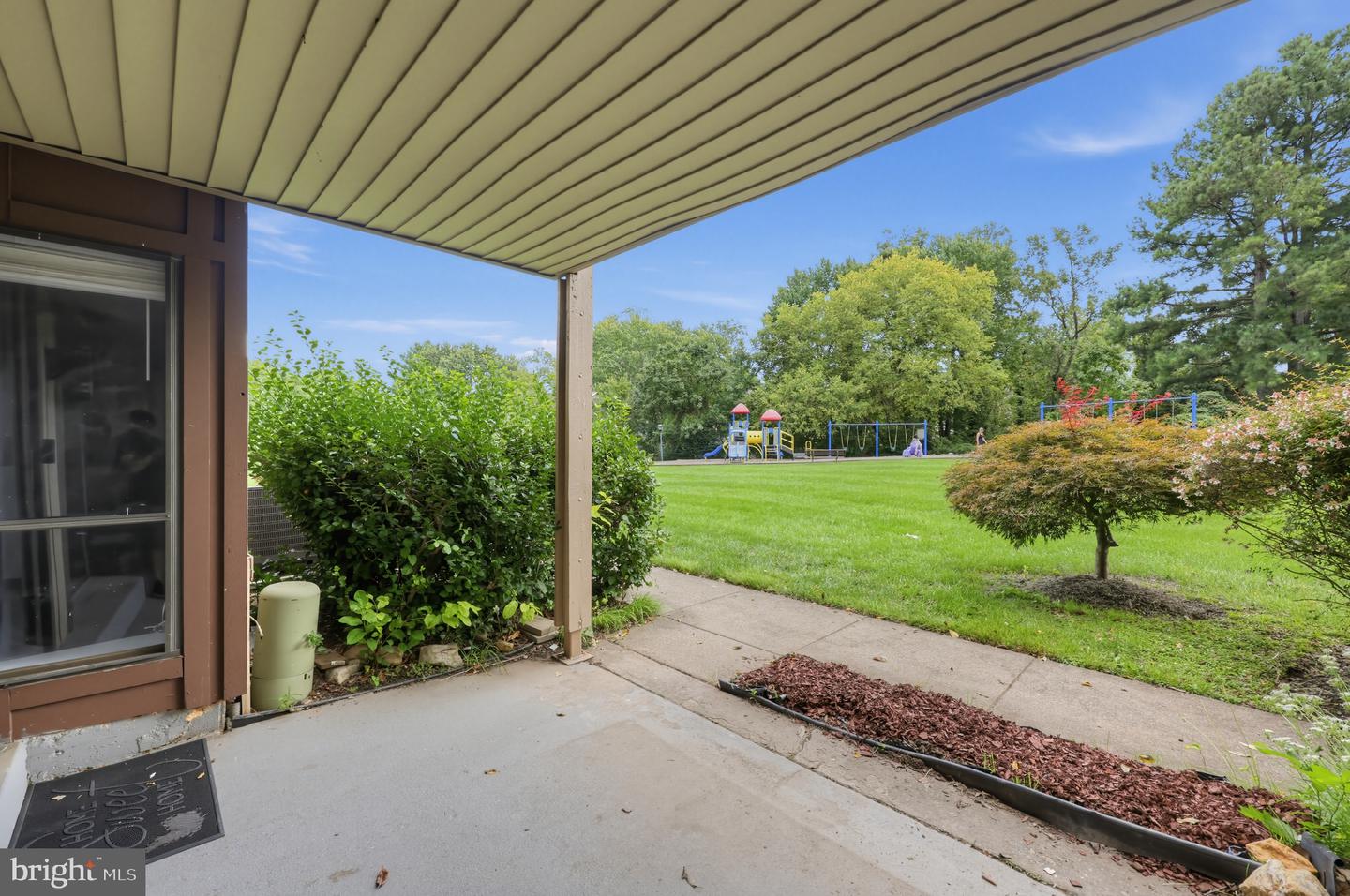 5803 Royal Ridge Dr #i Property Photo 5