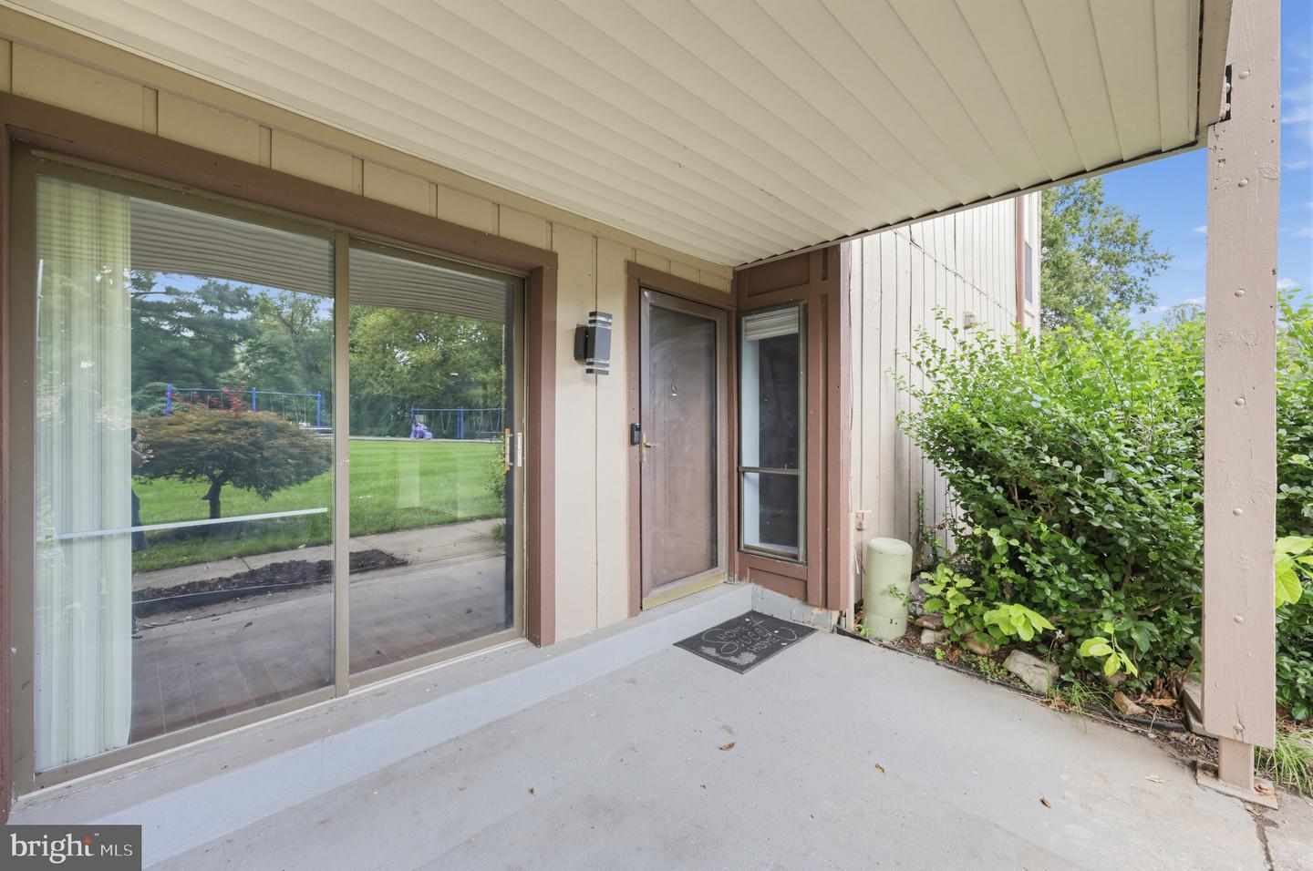5803 Royal Ridge Dr #i Property Photo 7