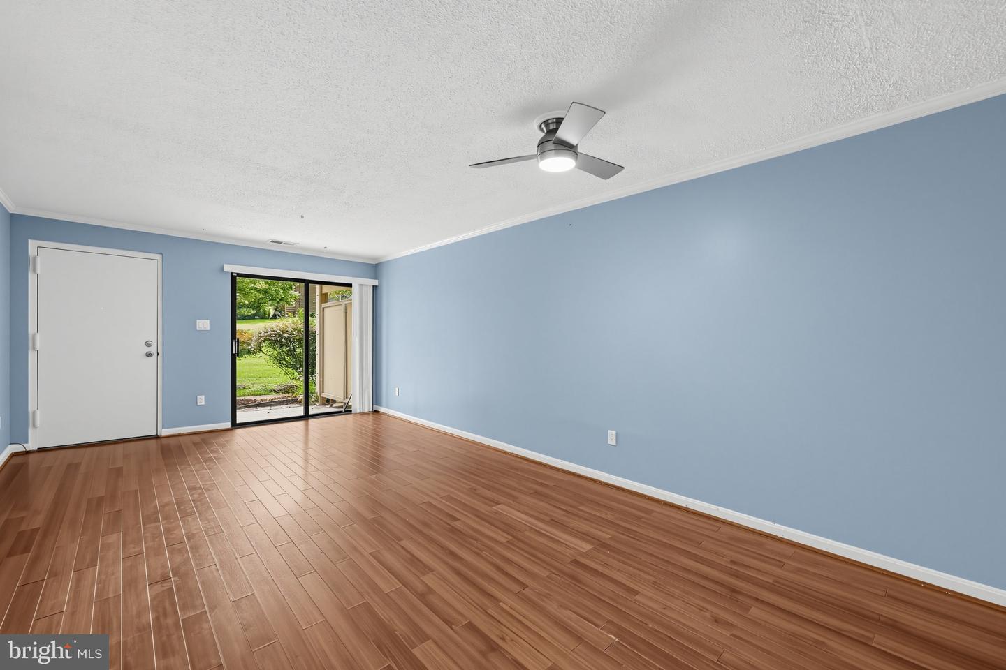 5803 Royal Ridge Dr #i Property Photo 9